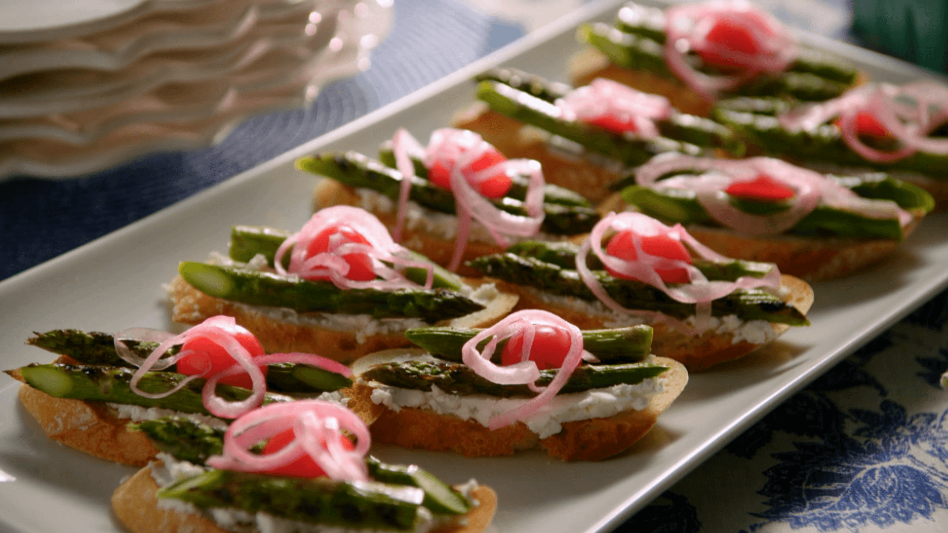 crostini with asparagus