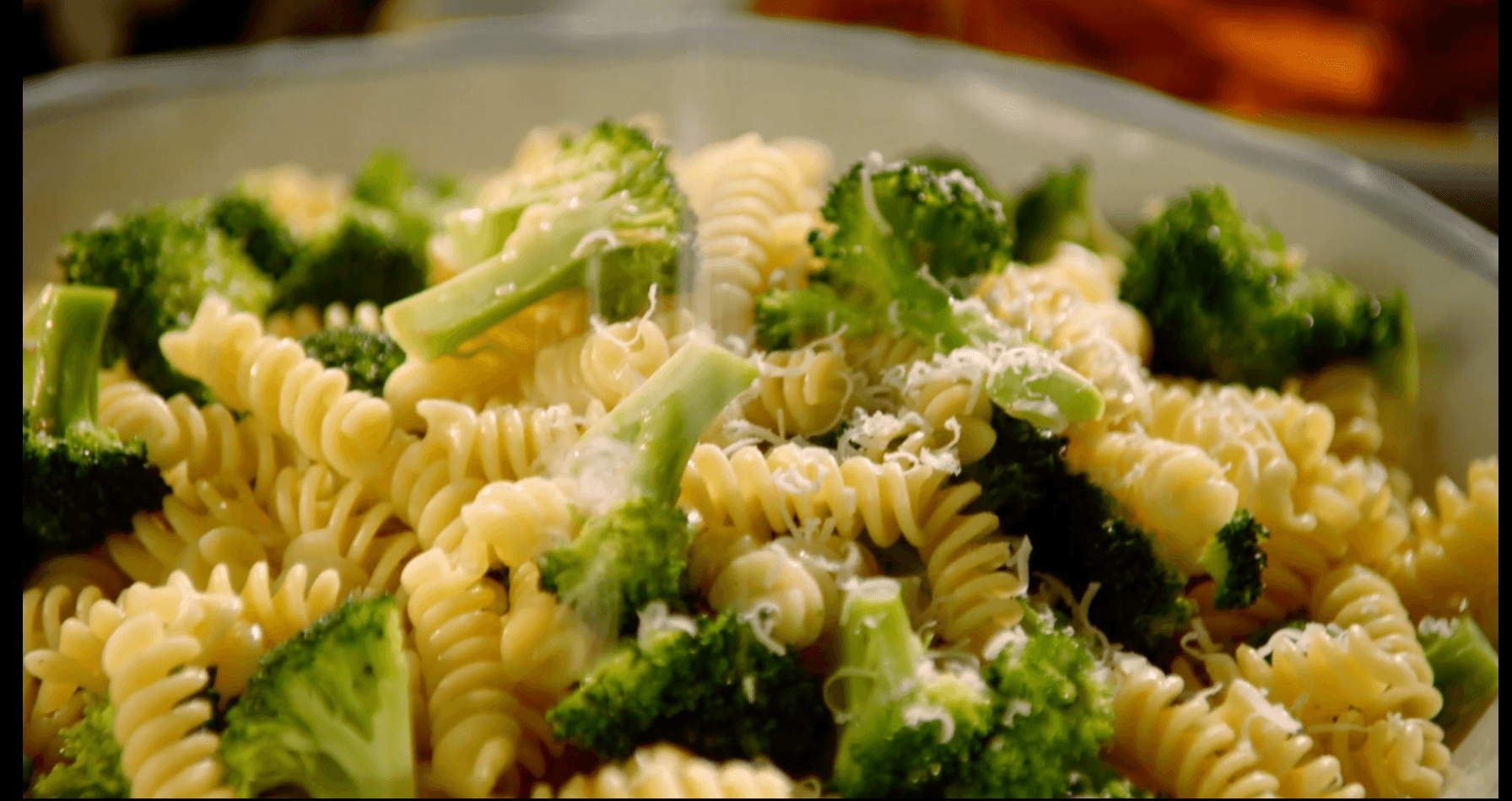fusilli with garlicky broccoli