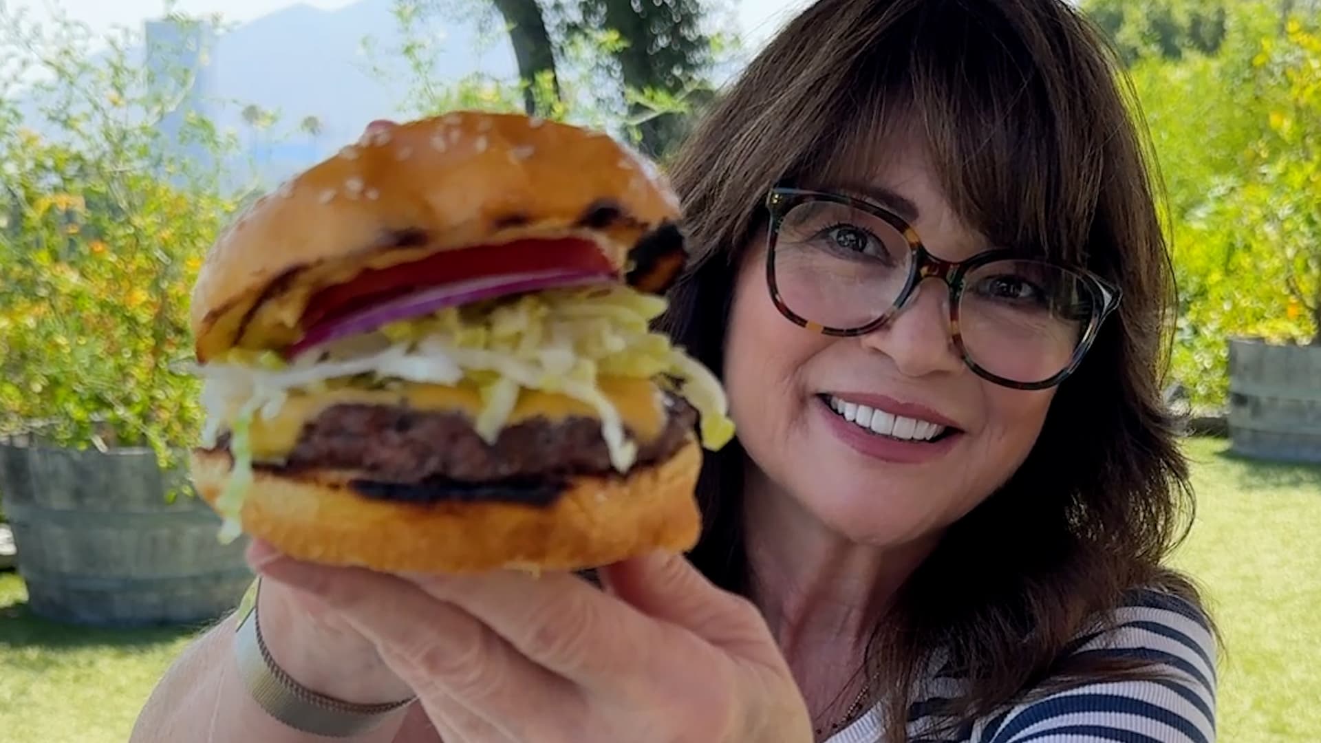 Classic Cheeseburgers with Special Sauce