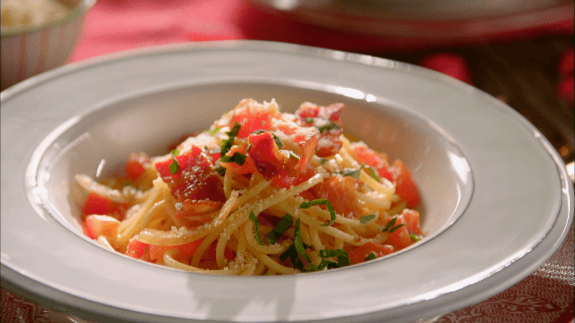 pasta with bacon and tomatoes