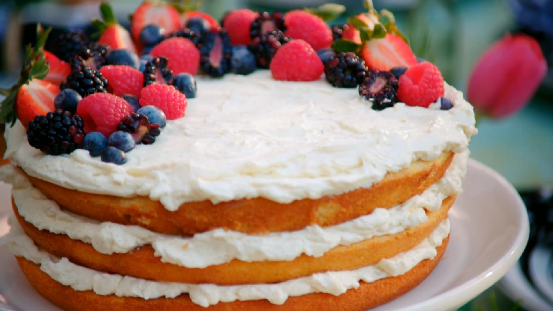 Vanilla Cake with Vanilla Swiss Buttercream
